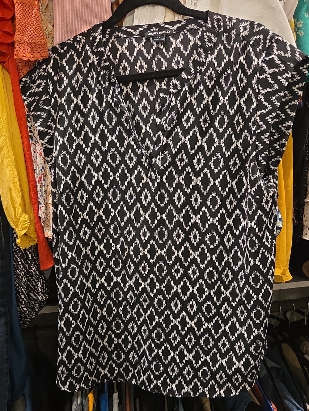 Black & White Geometric V-Neck Tunic
